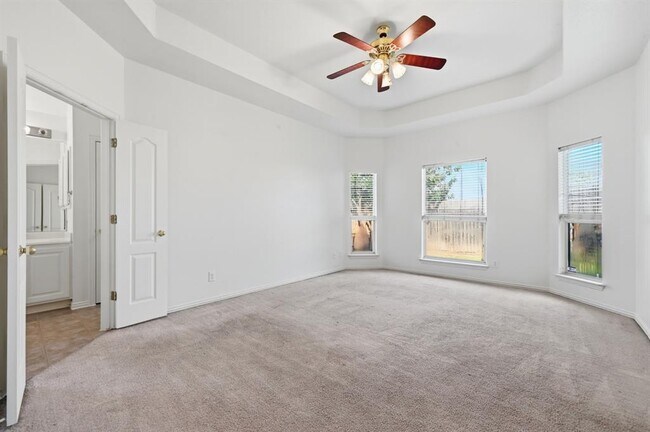 Building Photo - 1665 Amberwood Loop