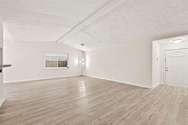 Building Photo - 4123 Cedar Gardens Dr