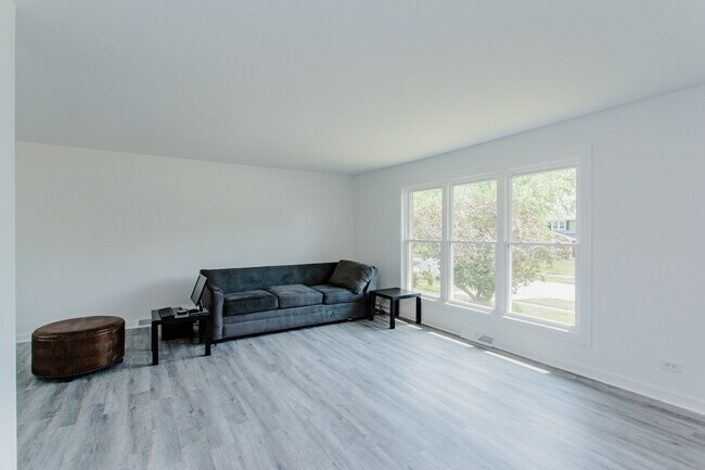 Building Photo - 815 Concord Cove