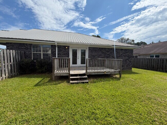 Building Photo - 920 Malibu Dr