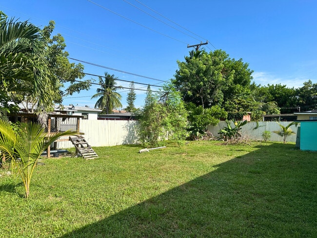 Building Photo - A charming home features 3 spacious bedroo...