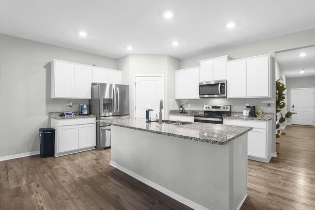 Building Photo - 383 Kells Ct E