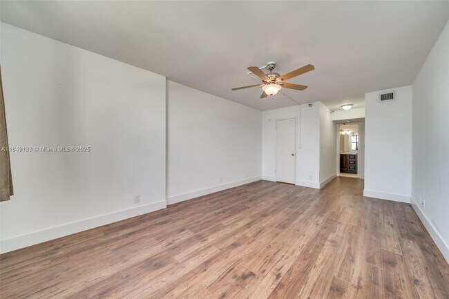 Building Photo - 1500 N Ocean Blvd