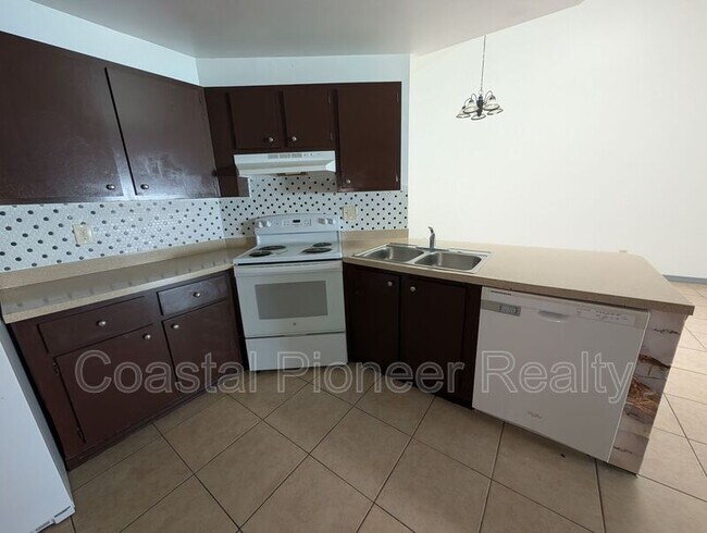 Building Photo - 1331 Coolridge Dr