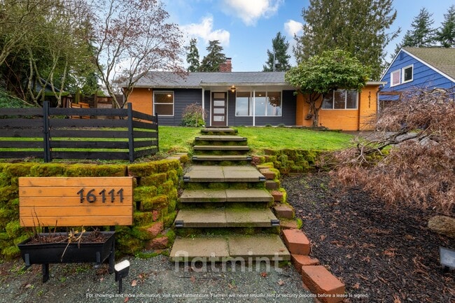 Building Photo - 16111 Stone Ave N