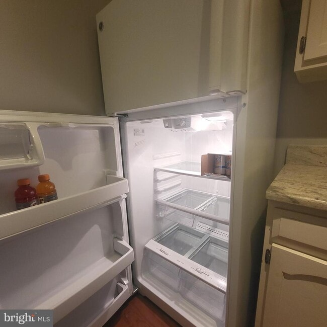 Building Photo - 5800 Cove Landing Rd