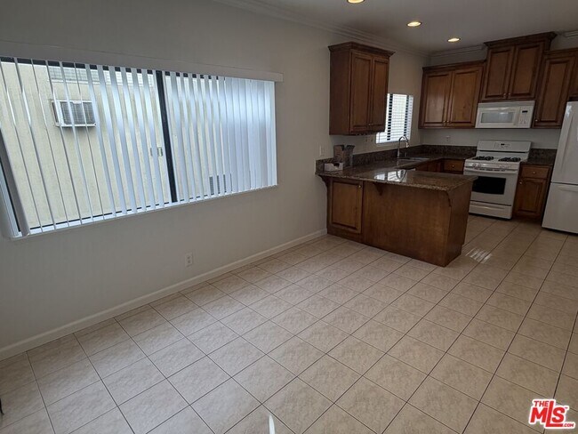 Building Photo - 1702 Brockton Ave