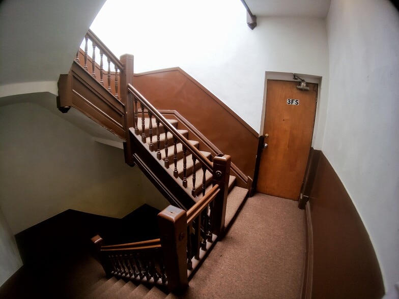 Building Photo - 6529 S Kimbark Ave