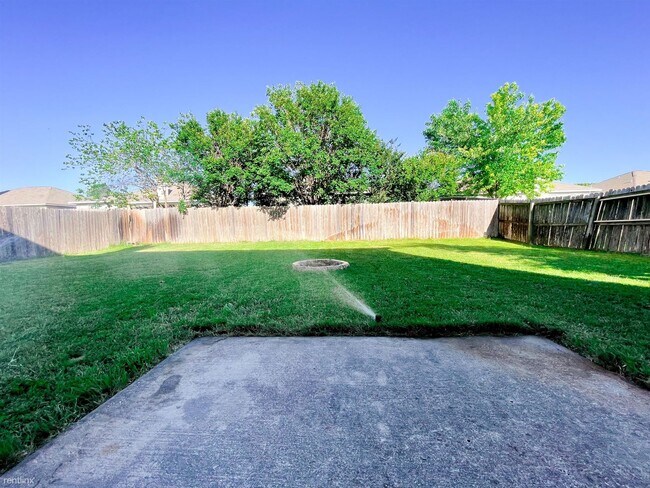 Building Photo - 3 br, 2.5 bath House - 1115 Madison