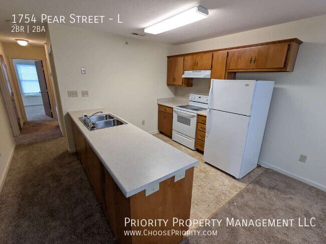 Building Photo - 1754 Pear St