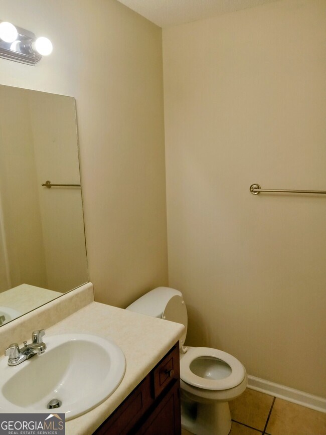 Building Photo - 803 cardinal grove court