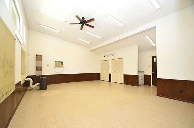 Building Photo - 12027 Hillcroft St