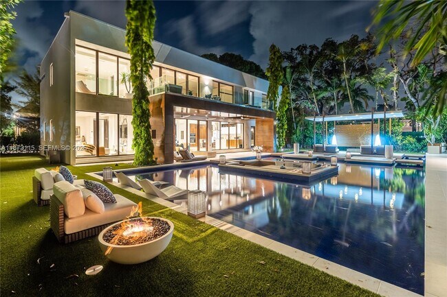 Building Photo - 3009 Pine Tree Dr