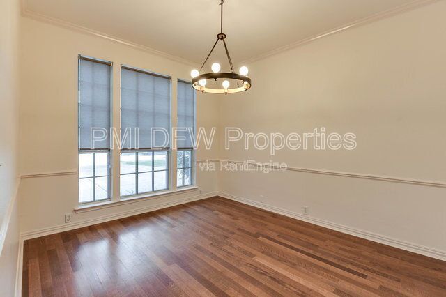 Building Photo - 6721 Hayling Way