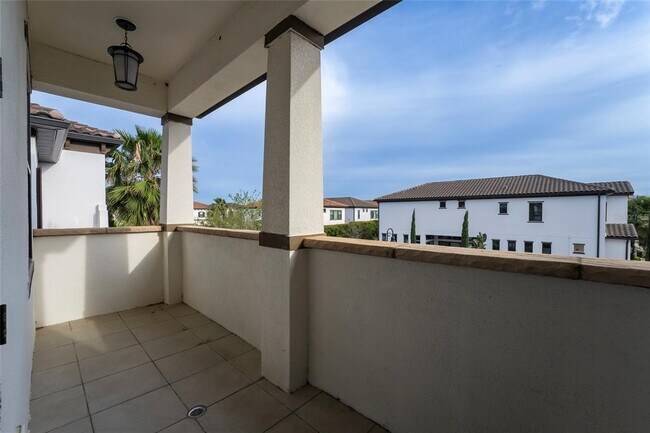 Building Photo - 8376 Via Vittoria Way
