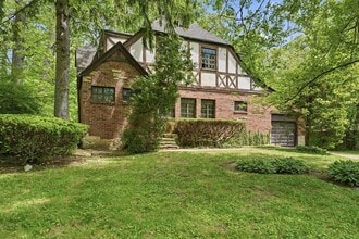 Building Photo - 3107 Dato Ave