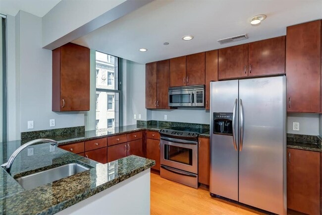 Building Photo - 314 N Broadway