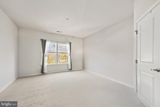 Building Photo - 76 Penns Charter Ln