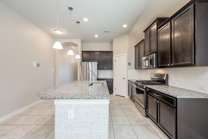 Building Photo - 13312 Canyon Mdw