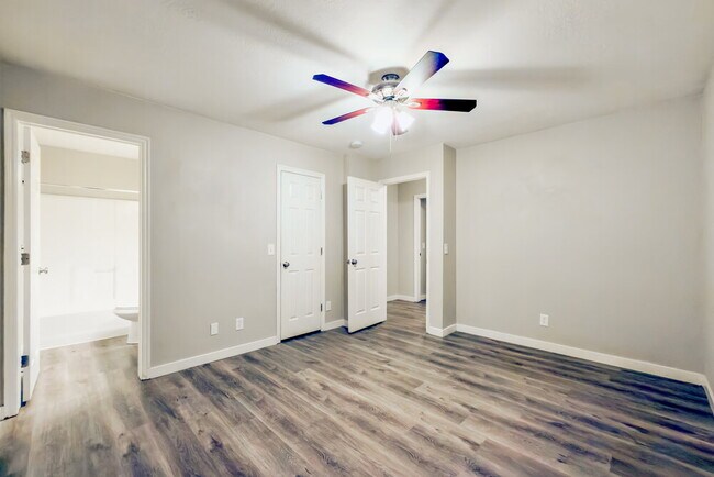 Building Photo - 1831 W Quarter Horse Ave