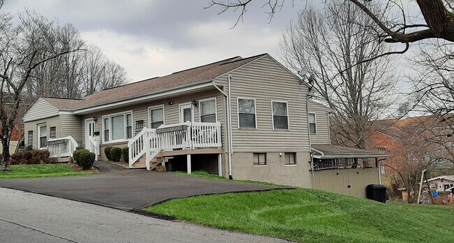 Building Photo - 487 Kentucky Ave