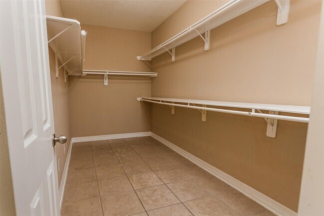Building Photo - 25311 Hamden Valley Dr