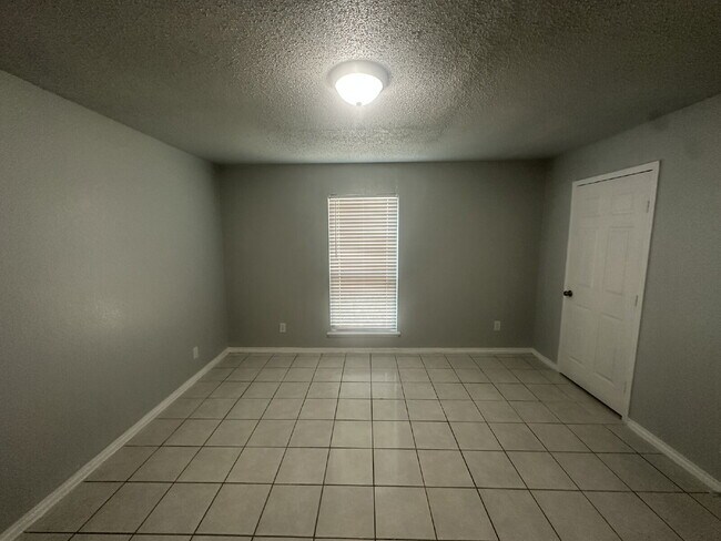 Building Photo - 1311 Hortencia Ave