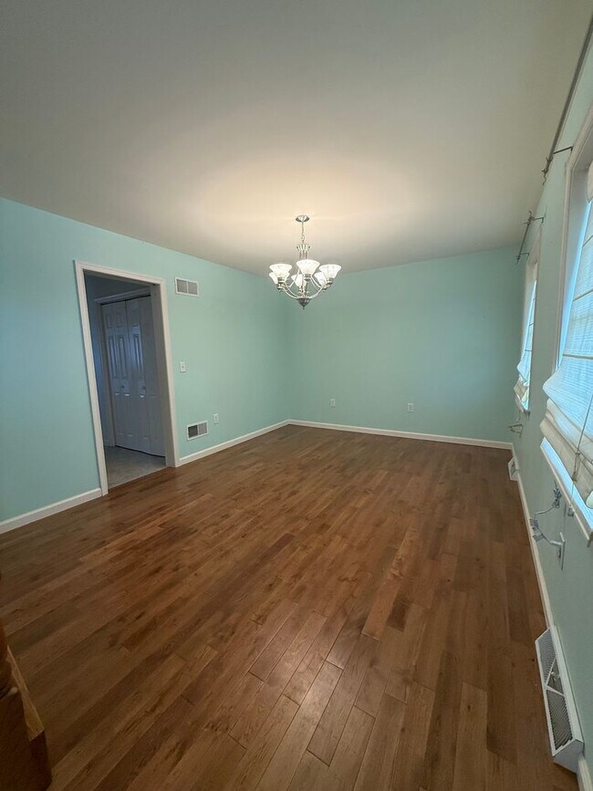 Building Photo - For Rent 3 bed / 2.5 bathrooms | attached 2 car-garage plus detached 2 car-garage on a 1.52-acre ...