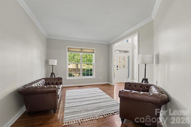 Building Photo - 11526 Sir Francis Drake Dr