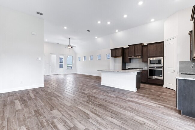 Building Photo - 8626 Glass Gem Dr