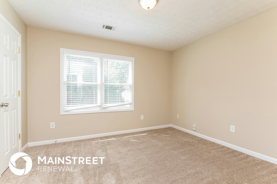 Building Photo - 2180 Castle Royale Dr