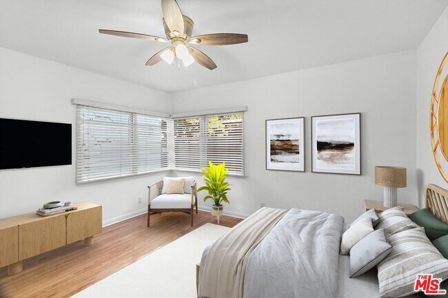 Building Photo - 920 Carrillo Dr