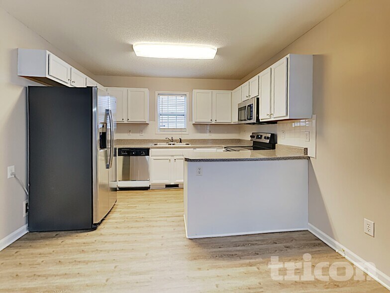 Building Photo - 262 Santee Cir