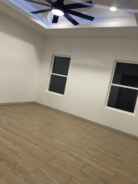 Building Photo - 5928 N Rayo del Sol St