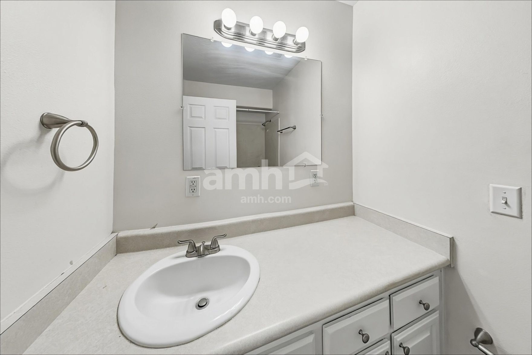 Building Photo - 894 E 780 S