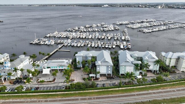 Building Photo - 875 NW Flagler Ave