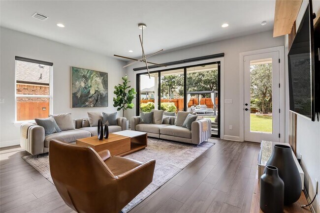 Building Photo - 2613 Longhorn Ranch Ct