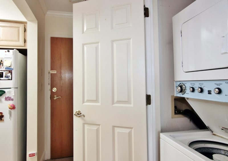 Building Photo - 351 Pemberwick Rd