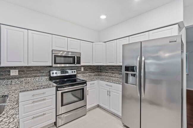 Building Photo - 353 Shirley Ave