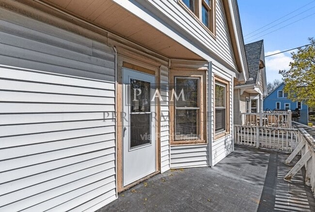 Building Photo - 2872 S Linebarger Terrace