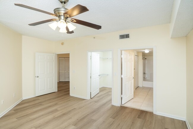Building Photo - 4010 Grande Vista Blvd