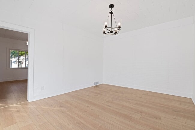 Building Photo - MOVE IN SPECIAL! SCORE HALF OFF 1ST MONTH'...