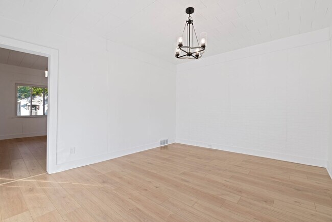 Building Photo - SCORE 1ST MONTH'S RENT FREE IF SIGNED BY DEC 12! Beautiful 3 bedroom home in Beaver Falls availab...