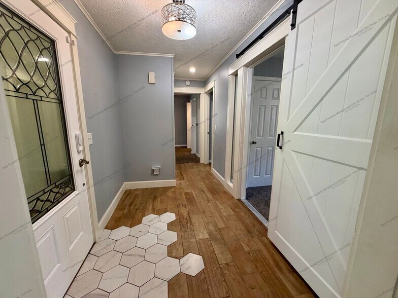 Building Photo - 602 Azure Hills Dr