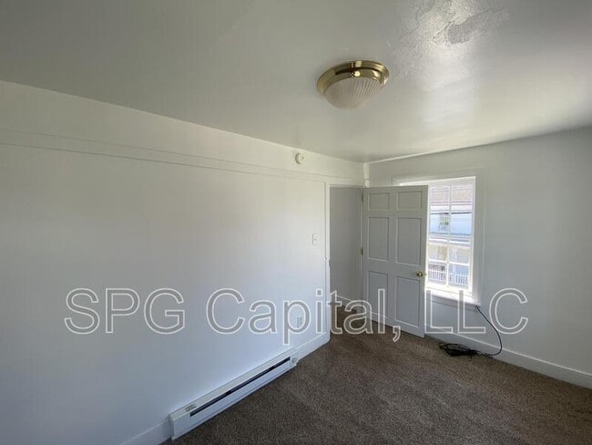 Building Photo - 34 E York St