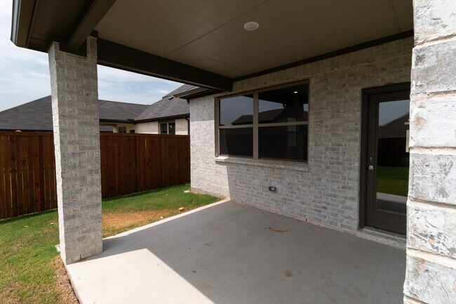 Building Photo - 1140 Enchanted Rock Ln