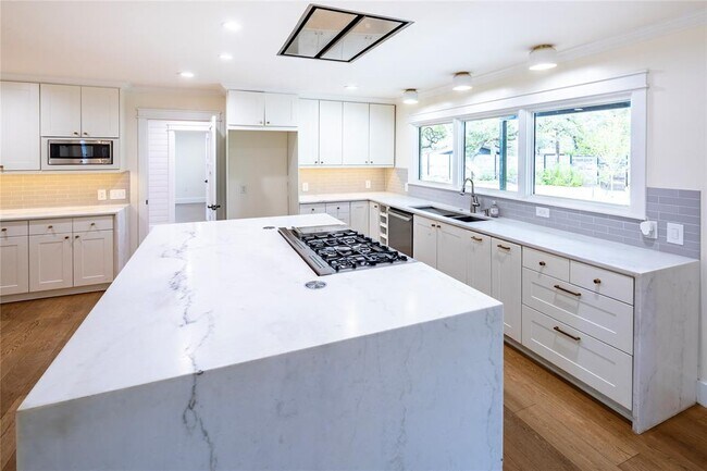 Building Photo - 4504 Greenbriar Ct