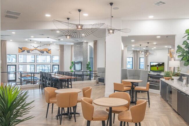 Building Photo - 7900 E Princess Dr