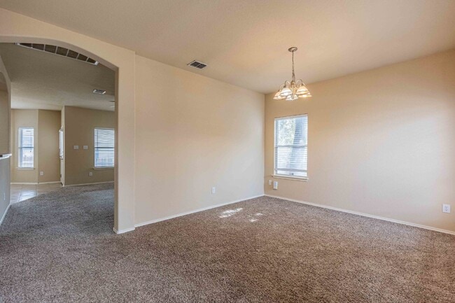 Building Photo - 906 Ashbury Bluff