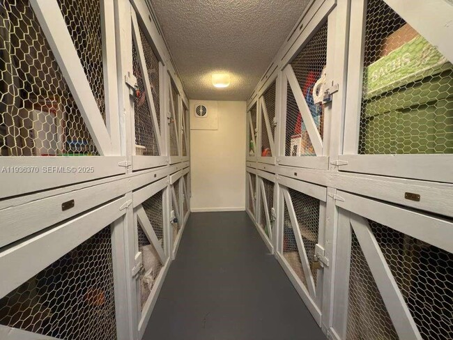 Building Photo - 9001 Jacaranda Ln